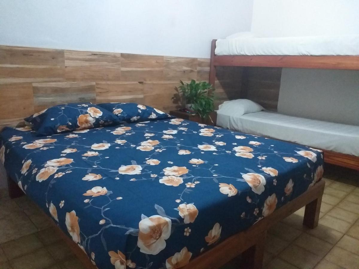 Residencial Santiago Habitaciones Hotel Bed & Break Fast Posadas Buitenkant foto